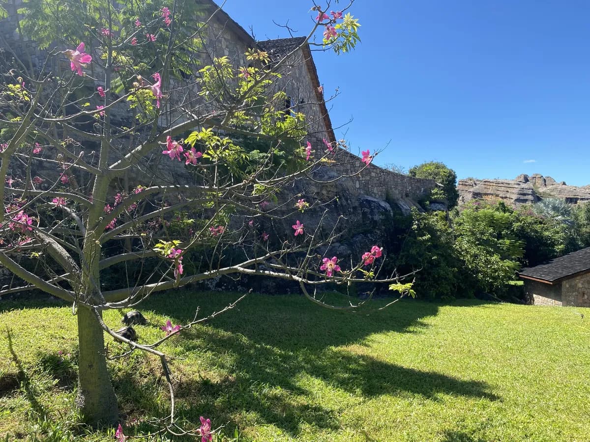Hôtel de Catégorie supérieure dans les Massifs et Plateaux