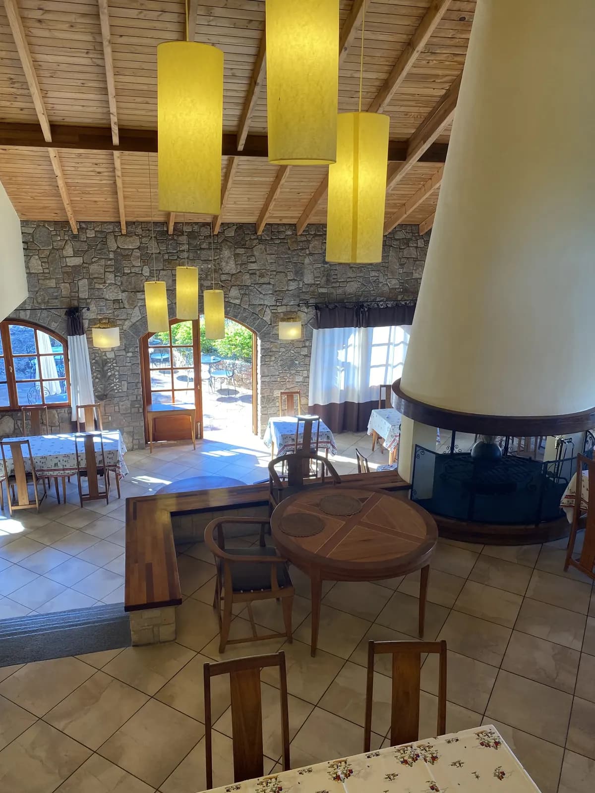 Hôtel de Catégorie supérieure dans les Massifs et Plateaux